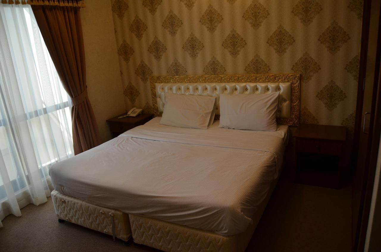 Royal Garden Hotel Дубай Экстерьер фото