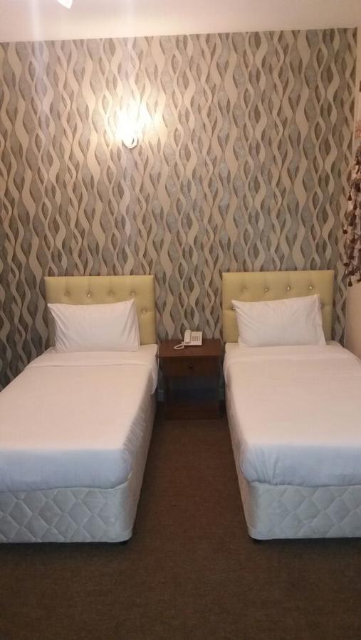 Royal Garden Hotel Дубай Экстерьер фото