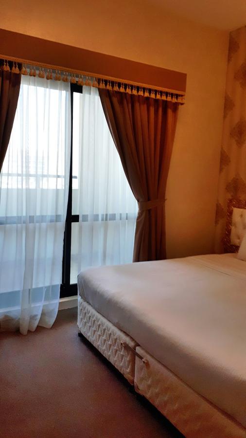 Royal Garden Hotel Дубай Экстерьер фото