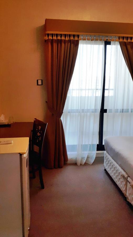 Royal Garden Hotel Дубай Экстерьер фото